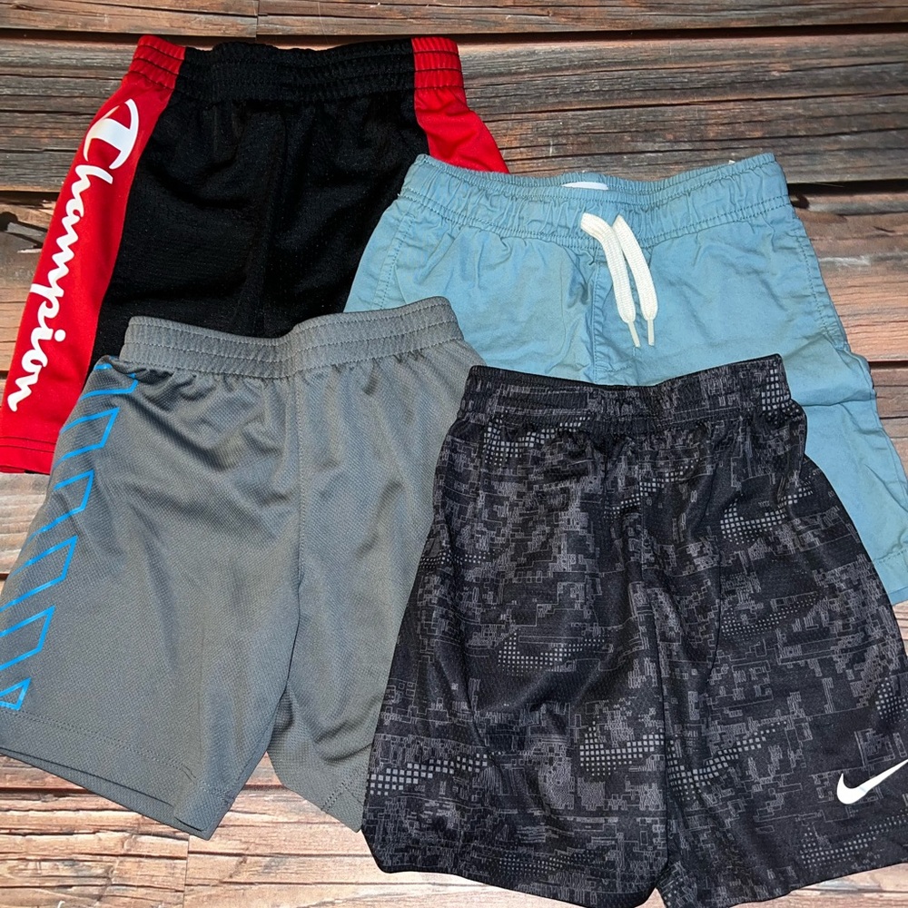 Boys shorts, 4 pair, sz Small